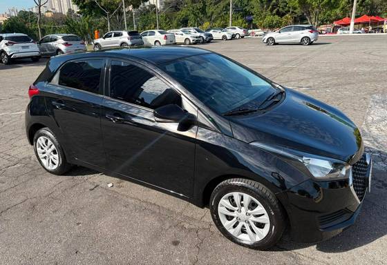 HYUNDAI HB20 1.0 COMFORT PLUS 12V FLEX 4P MANUAL HYUNDAI HB20 1.0 COMFORT PLUS 12V FLEX 4P MANUAL